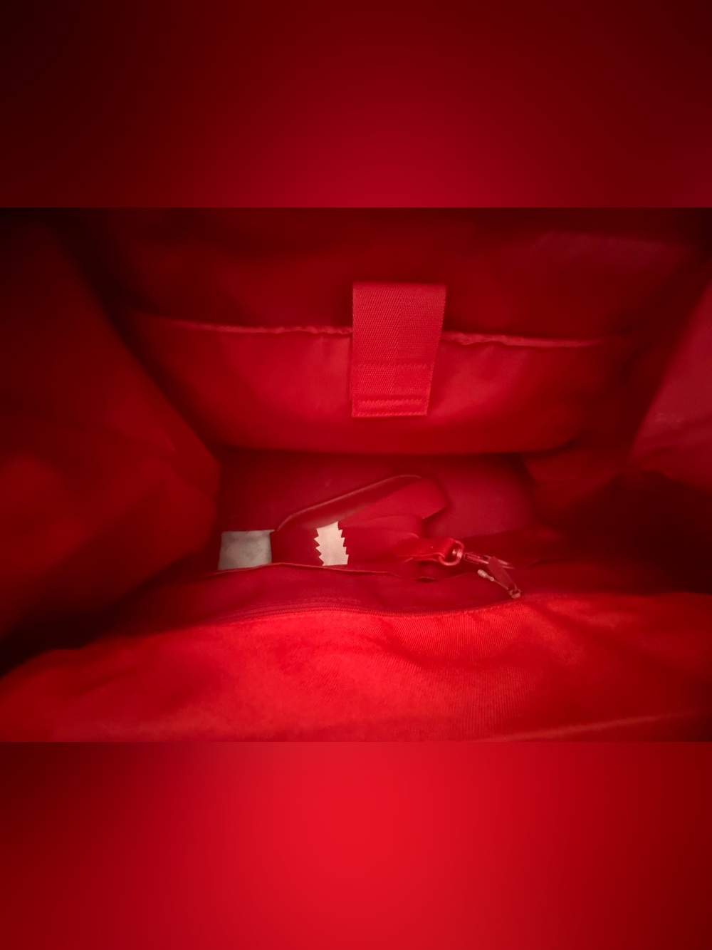 BEIS TEXT ME RED MINI WEEKENDER. Brand New With Tags - Picture 6 of 8